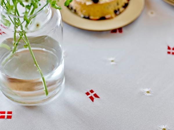 Produktbillede af Södahl Tillykke fødselsdagsdug 140x320 cm i premium kvalitet