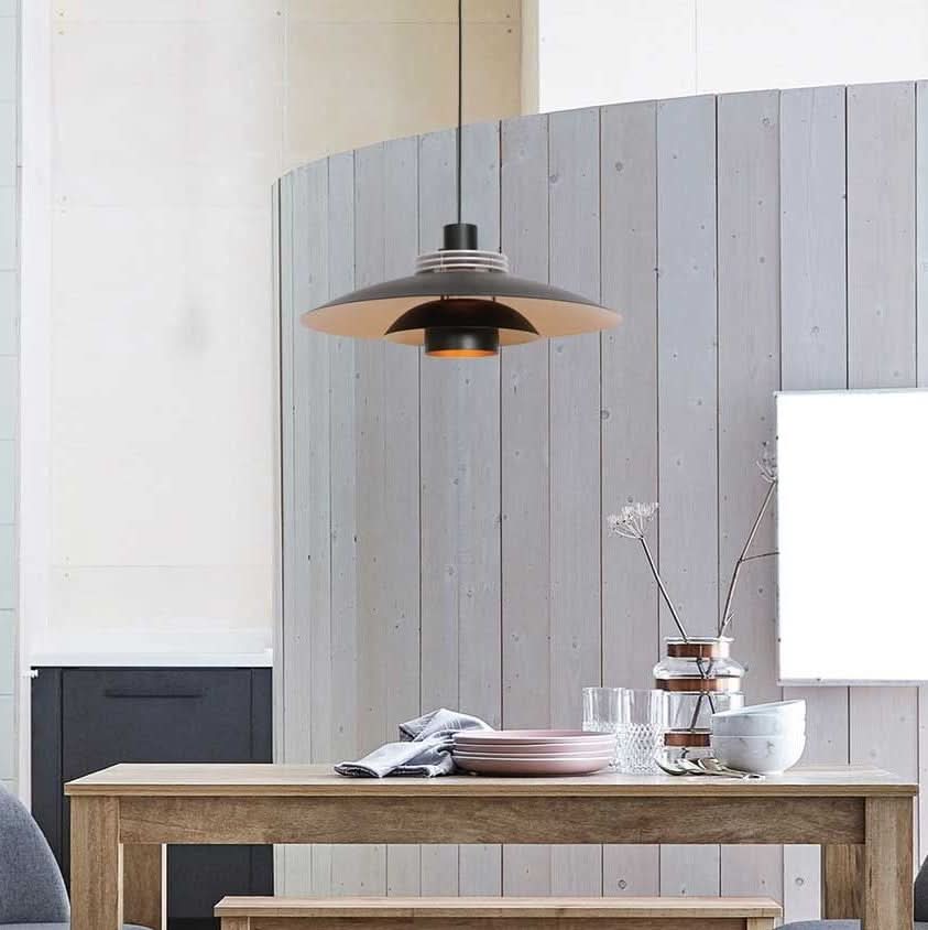 Doble loftlampe på udsalg! Billig fragt & hurtig levering (1-2 dage). Spar op til 61% på denne sorte aluminium og akryl lampe. Køb nu på tilbud!