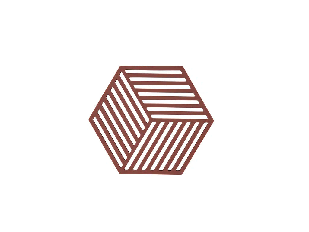 Produktbillede af ZONE Denmark Zone Bordskåner Hexagon Burgundy i premium kvalitet