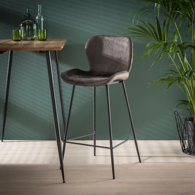 billigt tilbud på Blues- 4 Barstole i antracit grå velour og metal! Udsalg på 3-nordic. Hurtig levering: 1-2 hverdage. Spar op til 53%.
