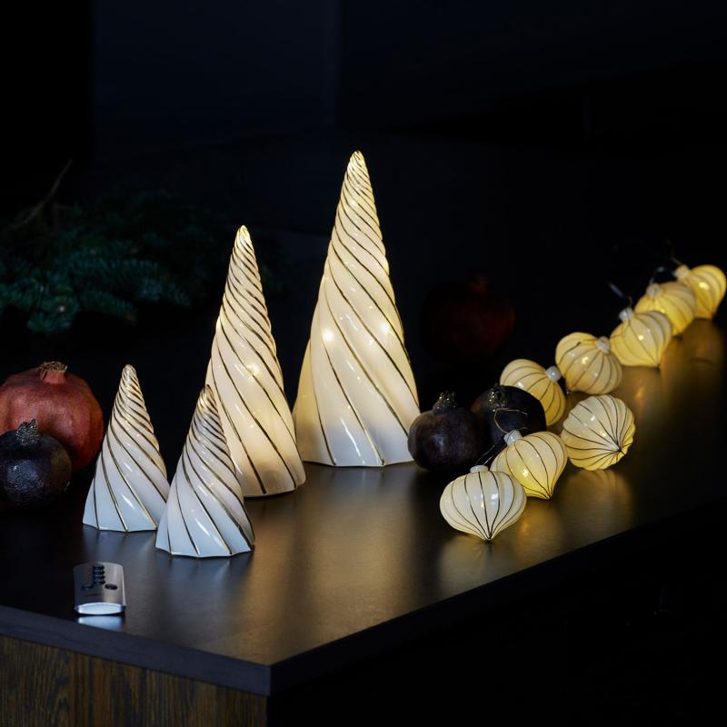 Produktbillede af Sirius Vilma Træ Hvid/Guld Ø9.5 x H19 cm i premium kvalitet