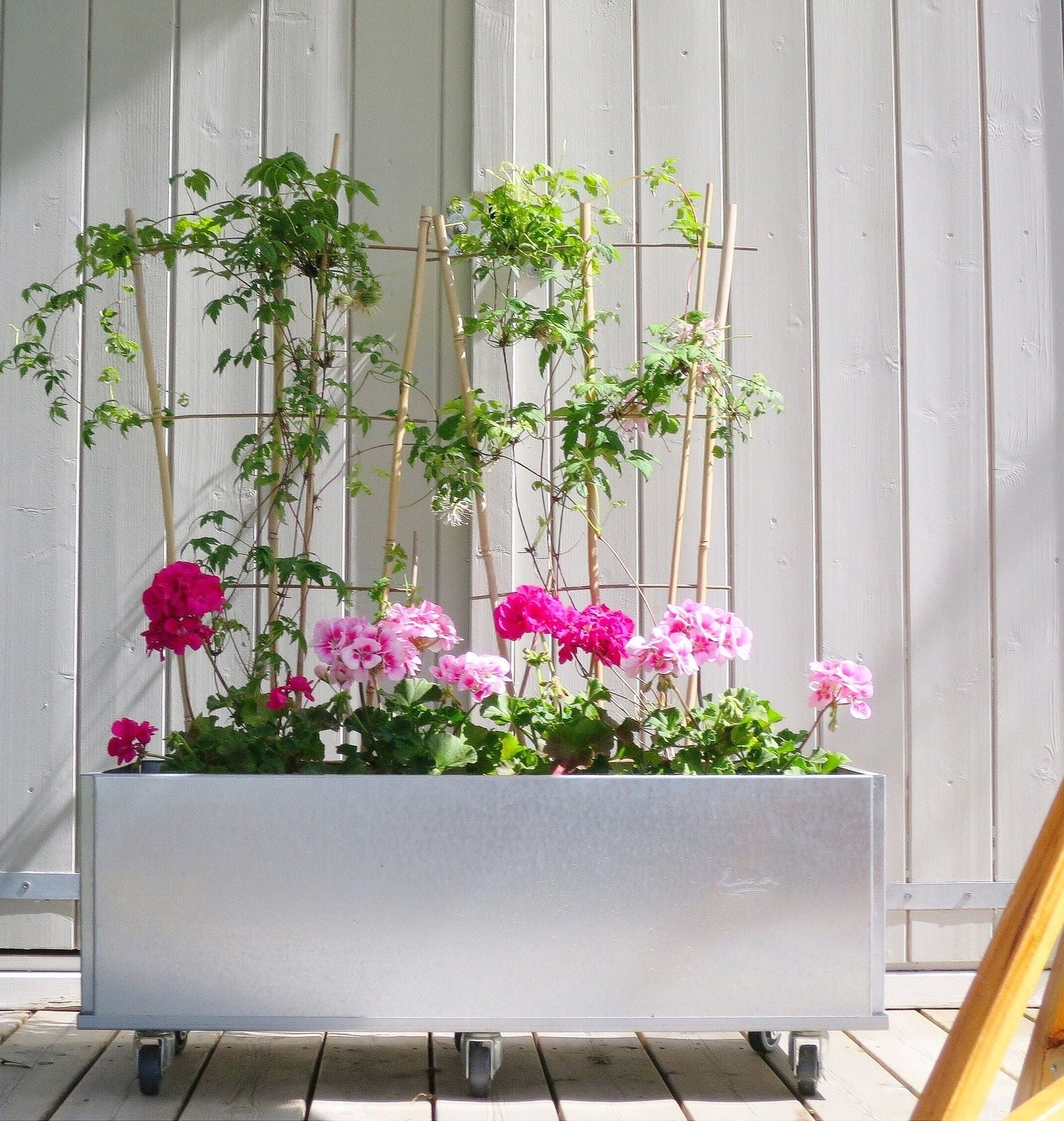 Produktbillede af Aflange højbede 40x80cm 25cm høj Galvaniseret Med bundplade i metal og hjul på tilbud i høj kvalitet
