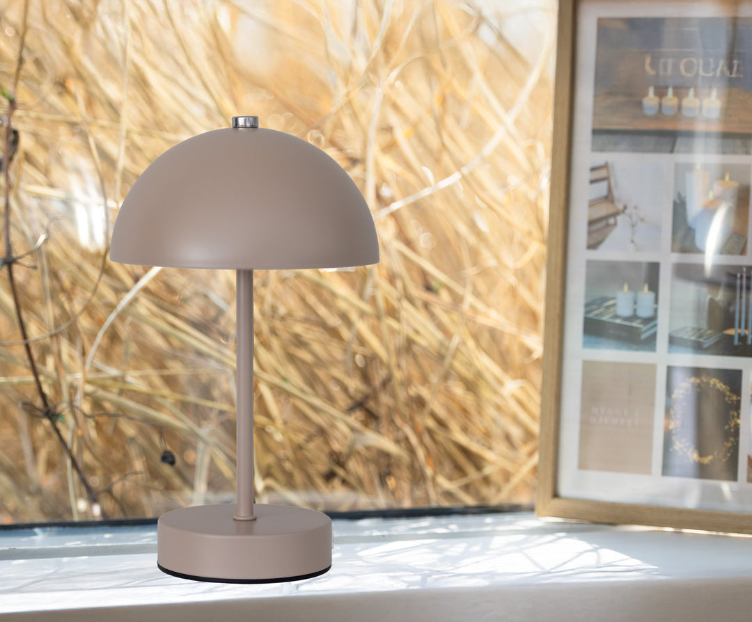 Produktbillede af Skandi GOP genopladelig Bordlampe Ø15 cm x H25,5 cm Sand i premium kvalitet