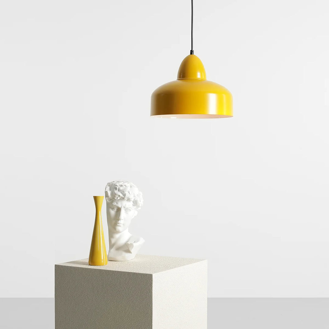 Produktbillede af Kosmo Loftlampe i sennepsgul metal på tilbud i høj kvalitet