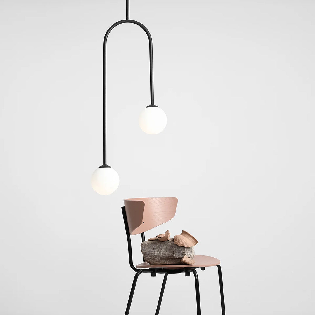 Produktbillede af Novus Loftlampe i sort metal og glas på tilbud i høj kvalitet