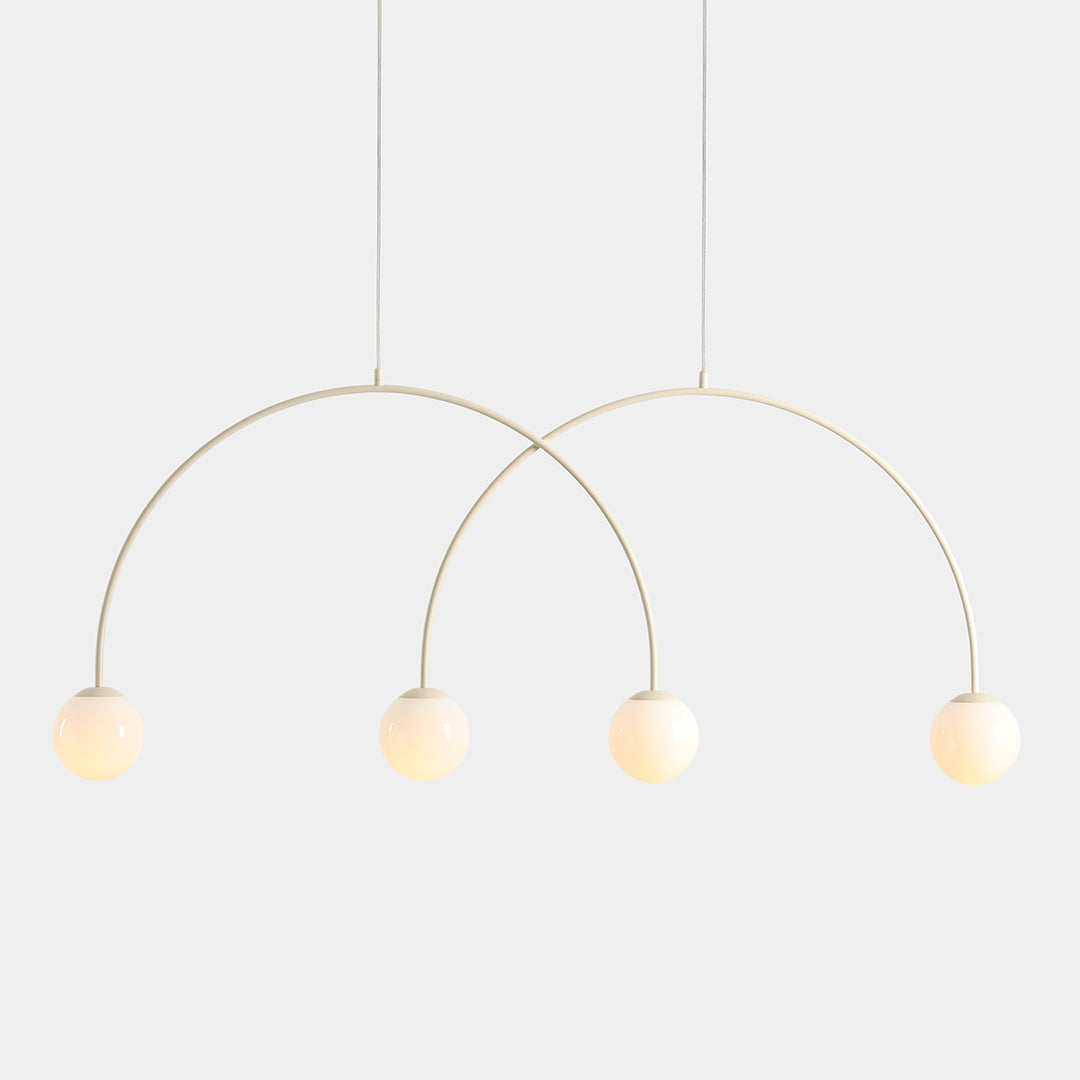 Produktbillede af Twiggy Loftlampe i cremefarvet metal og 4 hvide glaskupler bredde 149 cm. på tilbud i høj kvalitet
