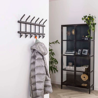 tilbud på Tubs knagerække i mat grå stål, 8 knager, 90 cm bredde. Billigt udsalg! Hurtig levering, 1-2 hverdage. Varenummer: 3NDC-2902. Over 1150 brands på udsalg.