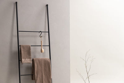 Venture Home - Drammen, Håndklædestativ, Sort, 50x160cm » Kæmpe udvalg i Venture Home » Billig fragt og hurtig levering 2 - 5 hverdage - Varenummer: BGH-48844371067210 / Ean: '7340206970138 på lager - Udsalg på BadeværelSpar op til 53% - Over 857 kendte brands på udsalg