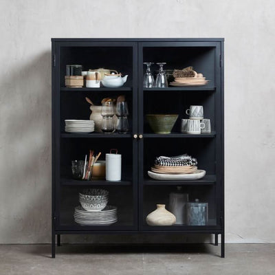 billigt tilbud på Yoho skab i glas og metal, 140 cm høj. Udsalg på reoler og skabe. Spar op til 61%. Hurtig levering, 1-2 hverdage. Over 1112 brands på udsalg.
