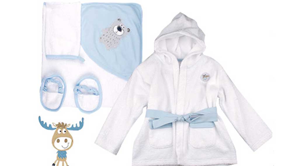 Produktbillede af Gavesæt med morgenkåbe og hættehåndklæde Grå bjørn Dreng på tilbud i høj kvalitet