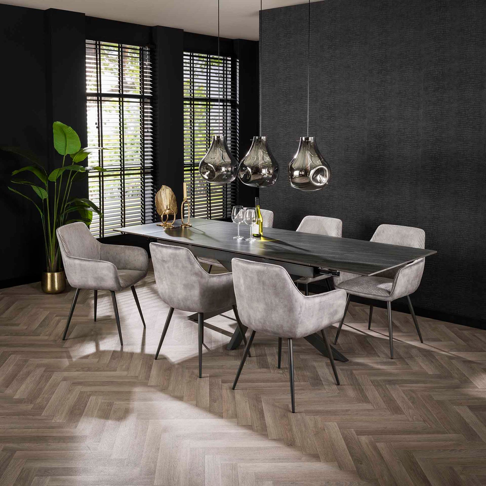 Produktbillede af Sleek Spisebord med keramisk topplade og udtræksplader længde 160-240 cm. på tilbud i høj kvalitet
