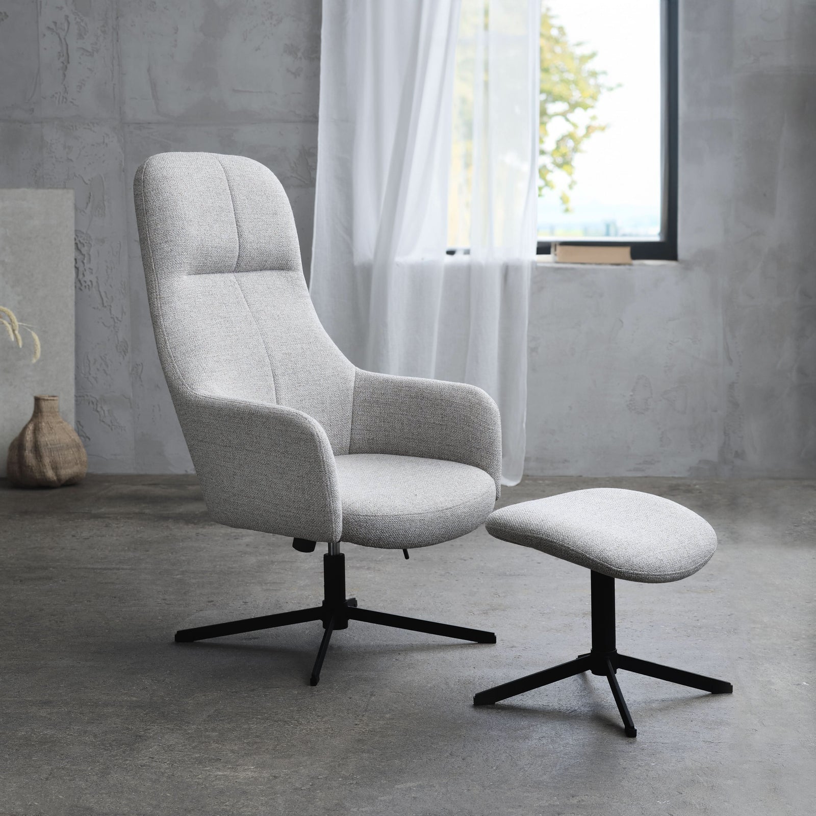 Snoopy lænestol med fodskammel i grå stof til billige priser! Udsalg og tilbud online. Hurtig levering, 1-2 hverdage. Spar op til 61%.