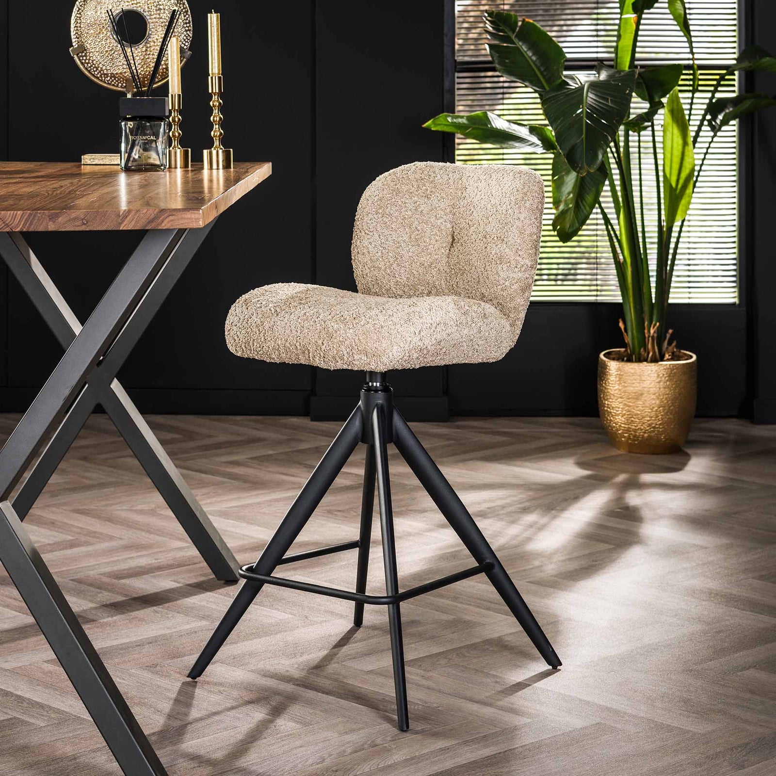 tilbud på 2 sandfarvede Bouclè barstole fra Uno! Billigt udsalg - Spar op til 62%. Hurtig levering (1-2 dage) & billig fragt. Køb online nu!