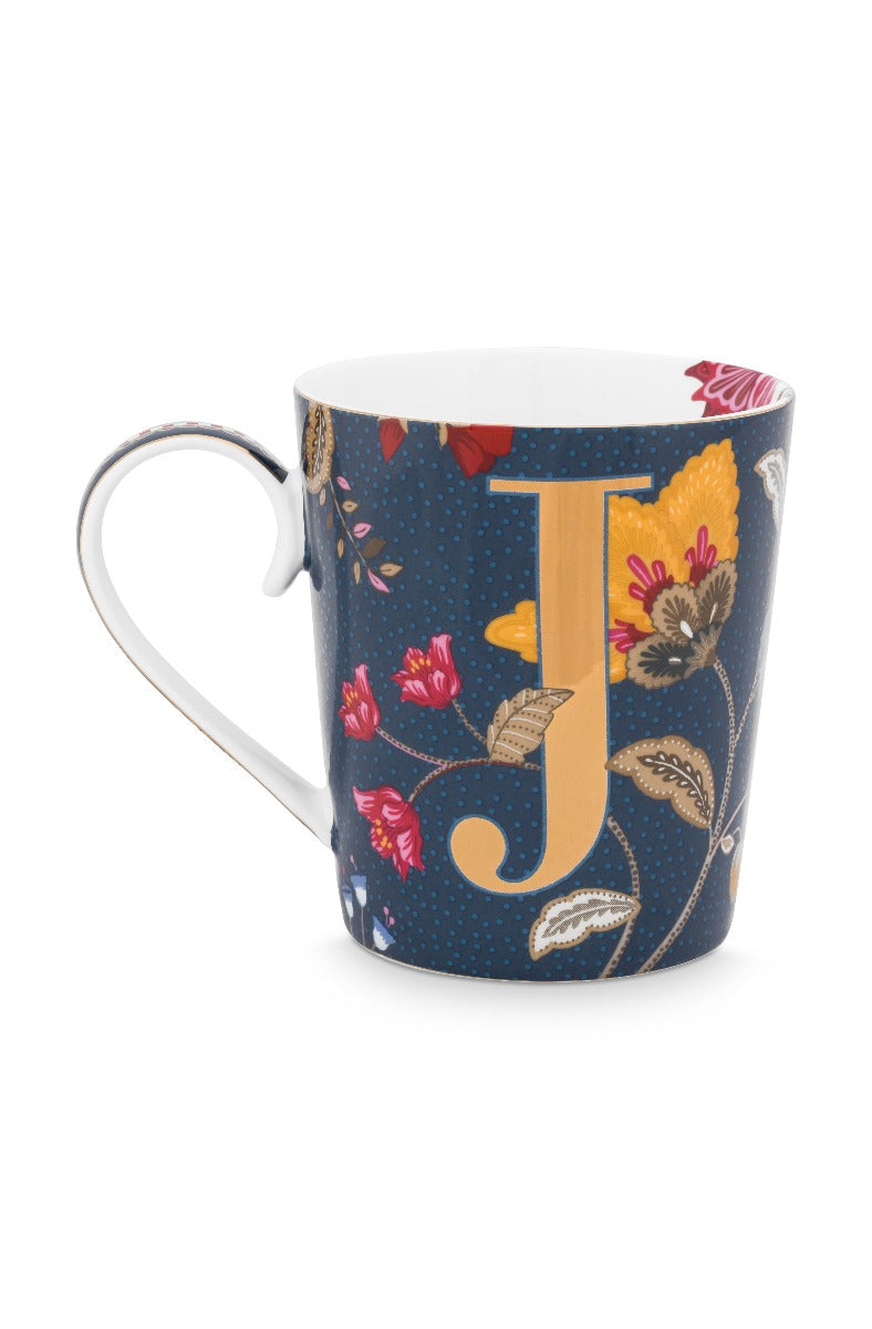 Produktbillede af PIP STUDIO Alfabet kop Floral Fantasy Blue J 350ML på tilbud i høj kvalitet