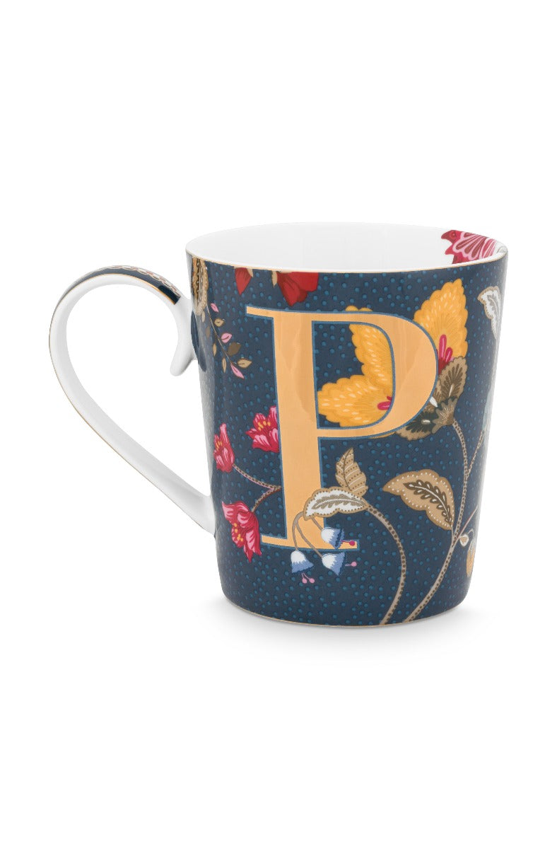 Produktbillede af PIP STUDIO Alfabet kop Floral Fantasy Blue P 350ML på tilbud i høj kvalitet