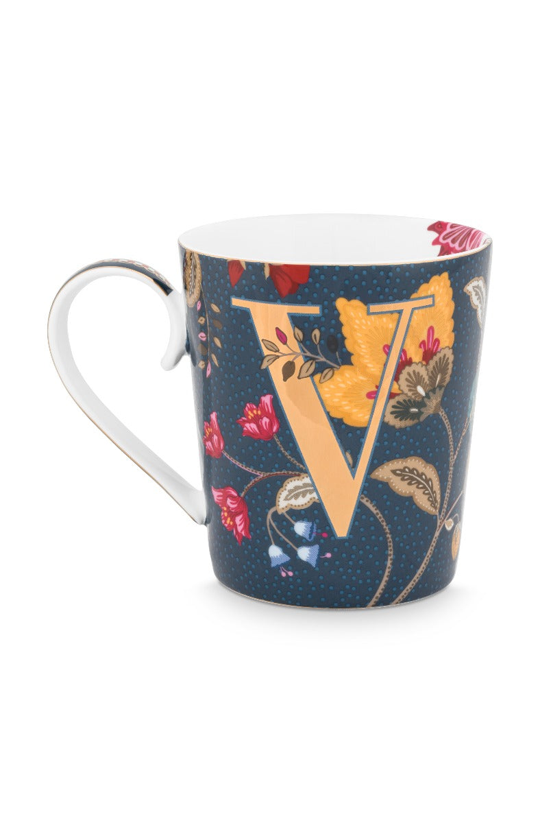 Produktbillede af PIP STUDIO Alfabet kop Floral Fantasy Blue V 350ML på tilbud i høj kvalitet