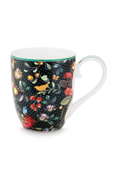 Se tilbud på Mug XL Winter Wonderland Overall Dark Blue 450ml - Billigt udsalg! Spar op til 53% på Pip Studio. Hurtig levering, 1-2 hverdage. Varenummer: CADEC-51.002.280.