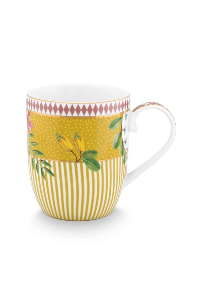 Se tilbud på Mug Small La Majorelle Yellow 145ml! Billigt udsalg på Pip Studio. Køb online nu! Hurtig levering (1-2 hverdage) & billig fragt. Varenummer: CADEC-51.002.375. Spar op til 62% på Bolig > Køkken > Porcelæn.