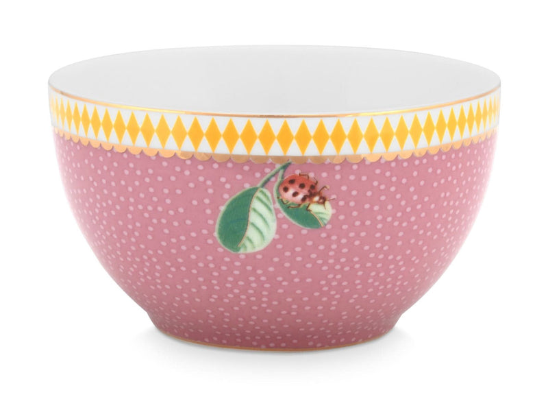 Se tilbud på Bowl La Majorelle Pink 9.5cm fra Pip Studio! Billigt udsalg - Køb nu! Hurtig levering (1-2 hverdage) & billig fragt. Varenummer: CADEC-51.003.148. Spar op til 66%.