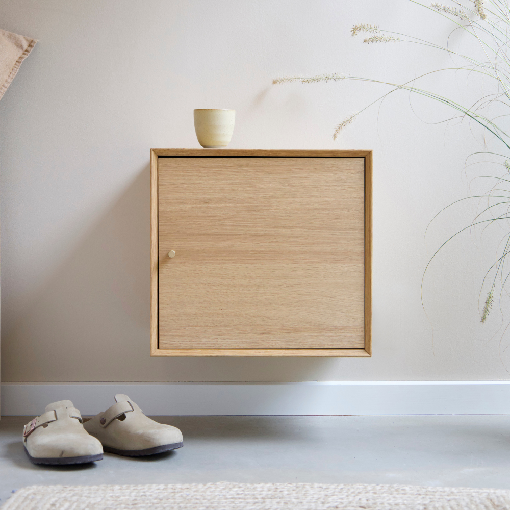 The Wood Box 37 Sengebord Væghængt sengebord i olieret eg med 1 dør ✔ Kæmpe udvalg i  Storage And Shelves ✔ Billig fragt og hurtig levering 2 - 5 hverdage - Varenummer: STSH-227685 / Ean:  på lager - Udsalg på The Wood Box 37 Olieret eg Spar op til 54% - Over 1312 kendte brands på udsalg