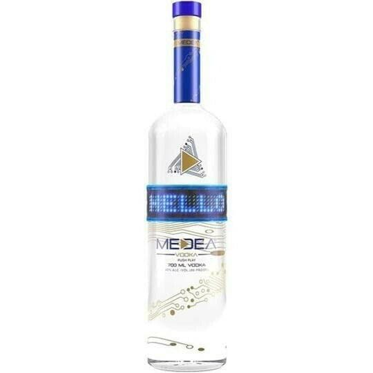 Medea Vodka Fl 70 ❤ Kæmpe udvalg i MEDEA ❤ Billig fragt og hurtig levering 2 - 5 hverdage - Varenummer: BAR-10666 / Ean: '5903000062800 på lager - Udsalg på Drikkevarer Spiritus Vodka Spar op til 51% - Over 434 design mærker på udsalg