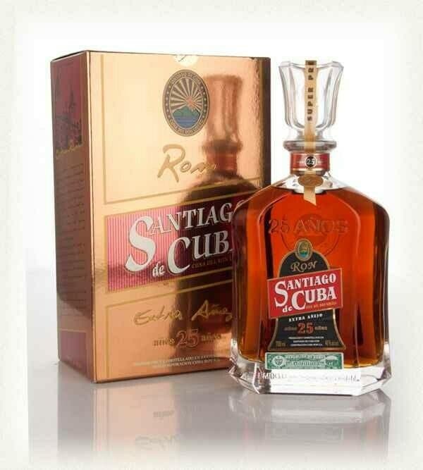 Santiago De Cuba 25 Yo Extra Anejo Fl 70 ❤ Kæmpe udvalg i SANTIAGODE ❤ Billig fragt og hurtig levering 2 - 5 hverdage - Varenummer: BAR-14763 / Ean: '8500000917039 på lager - Udsalg på Drikkevarer Spiritus Rom Spar op til 64% - Over 454 kendte brands på udsalg