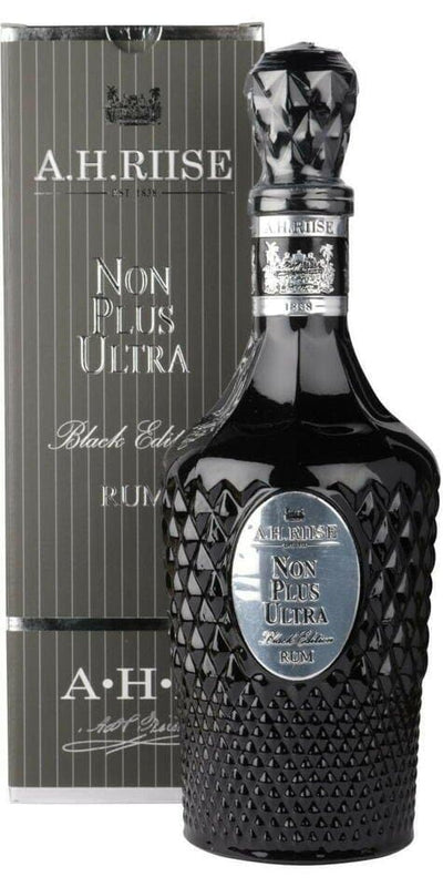 A.H. RiiNon Plus Ultra Black Edt. Fl 70 ❤ Kæmpe udvalg i AHRII❤ Billig fragt og hurtig levering 2 - 5 hverdage - Varenummer: BAR-11765 / Ean: '5712421014201 på lager - Udsalg på Drikkevarer Spiritus Rom Spar op til 55% - Over 350 kendte brands på udsalg
