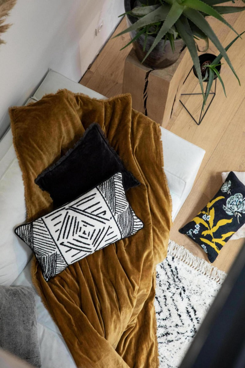 Produktbillede af Fara Plaid 135 x 200 cm Bronze på tilbud i høj kvalitet