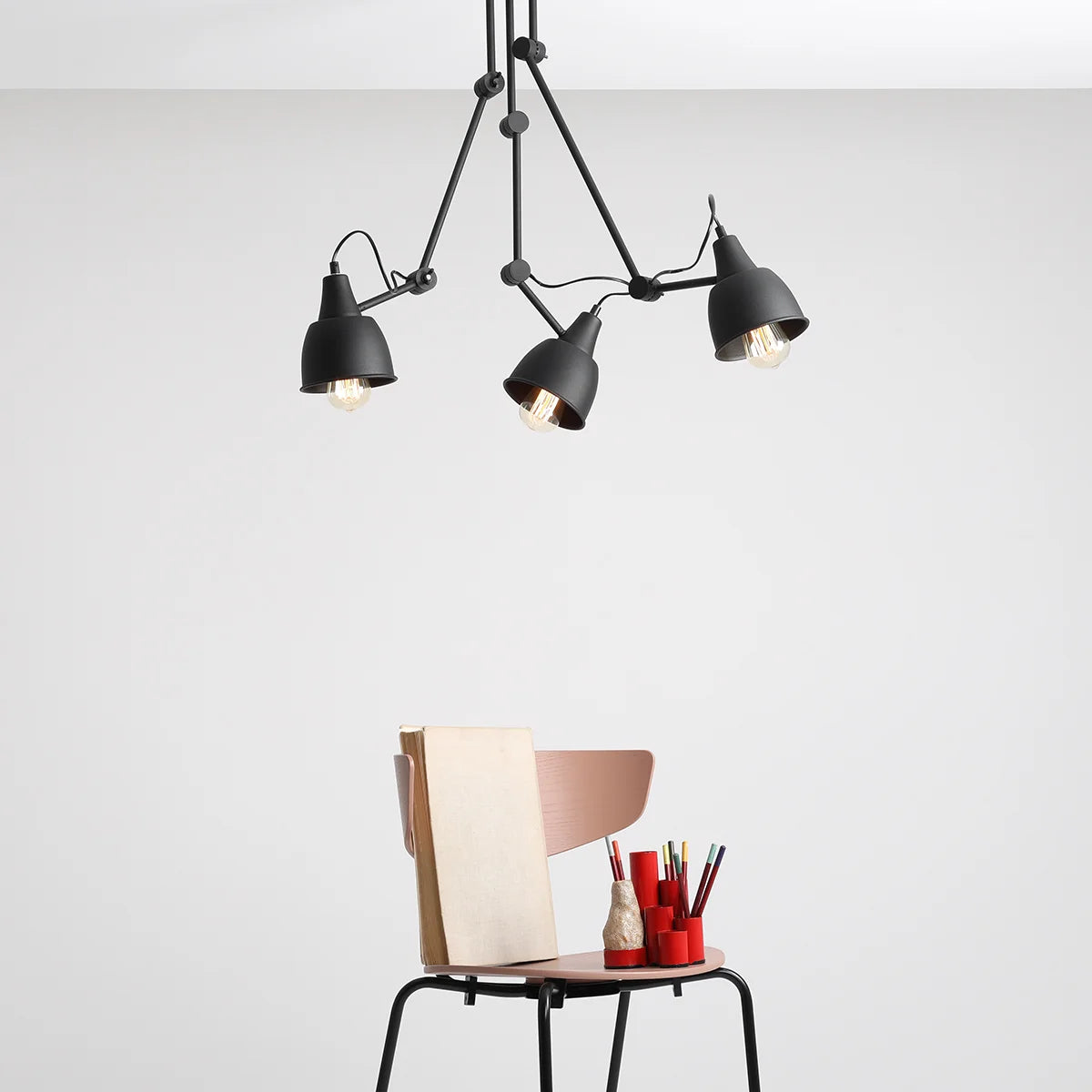 Produktbillede af Verdi Plafond lampe i sort metal på tilbud i høj kvalitet