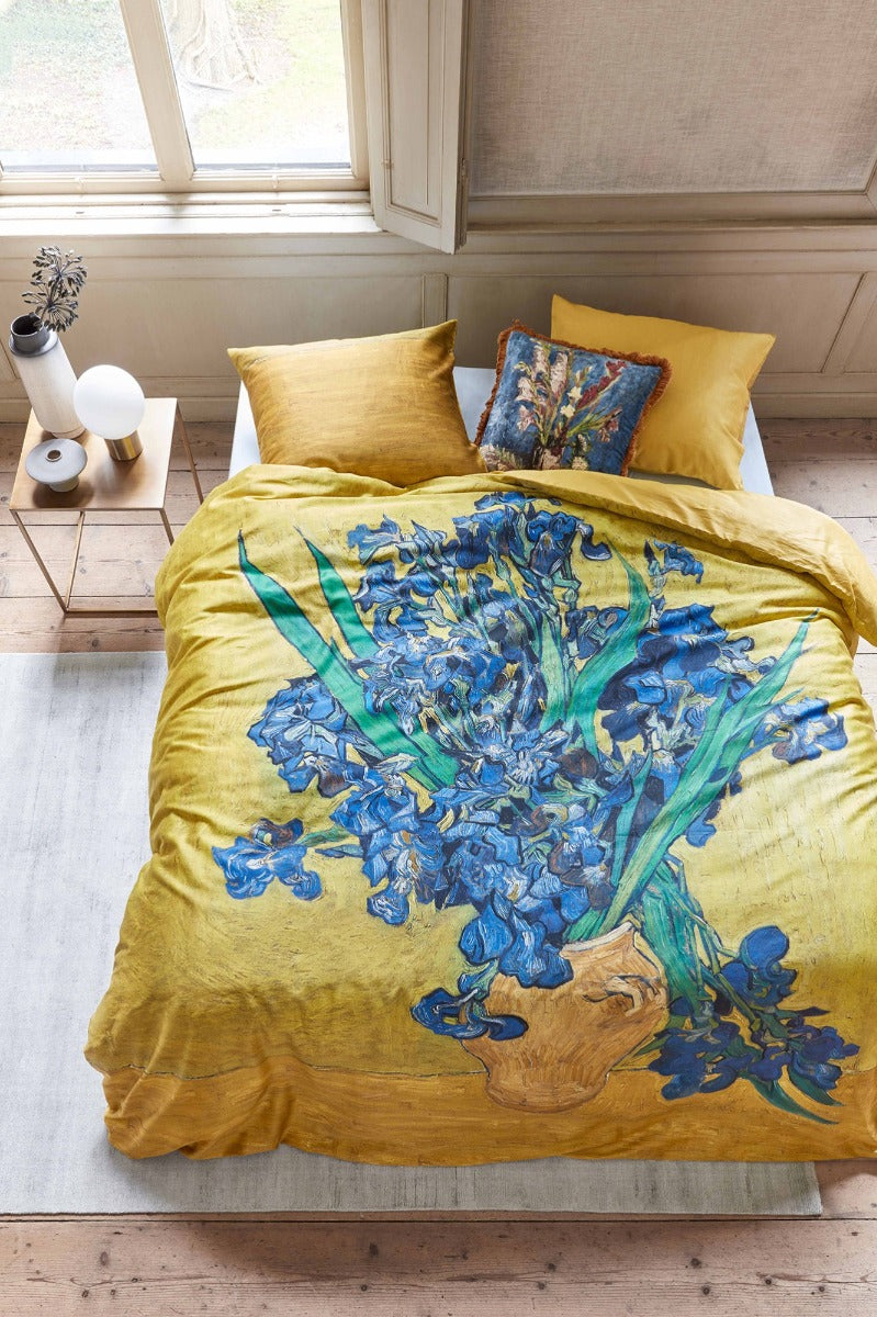 Produktbillede af DK.BH GOGH Irises Yellow 140x200. SPECIEL EDITION på tilbud i høj kvalitet