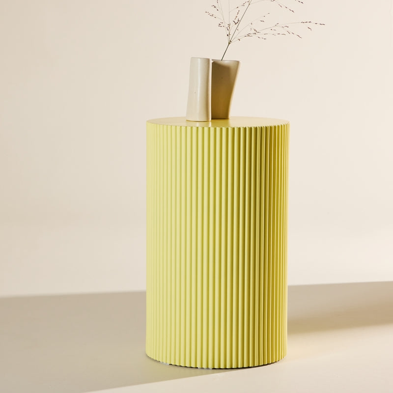 Produktbillede af Luups Sidebord/blomstersøjle i lysegul MDF diameter 30,5 cm. på tilbud i høj kvalitet