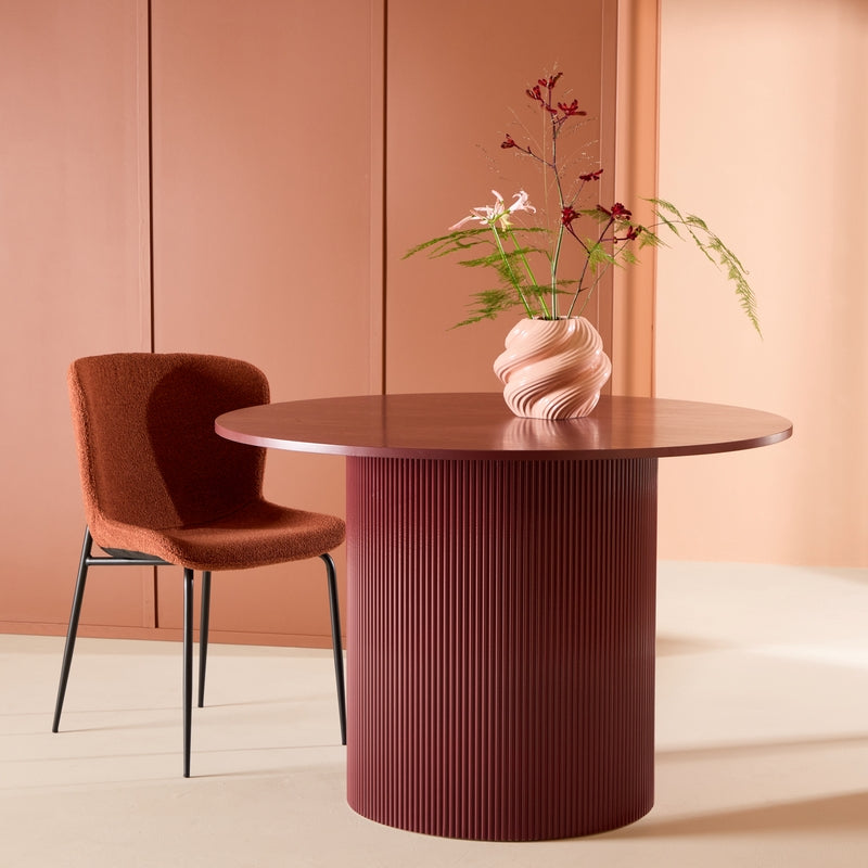 Produktbillede af Luups Spisebord i vinrød MDF diameter 110 cm. på tilbud i høj kvalitet