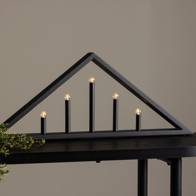 tilbud på Rushmore bordlampe i sort metal med dæmpbar LED lys. Billigt udsalg! Hurtig levering: 1-2 hverdage. Varenummer: 3NDC-8347. Spar op til 51%.
