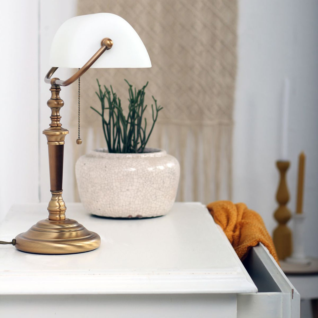 Produktbillede af Deed Bordlampe i bronze og hvidt glas på tilbud i høj kvalitet