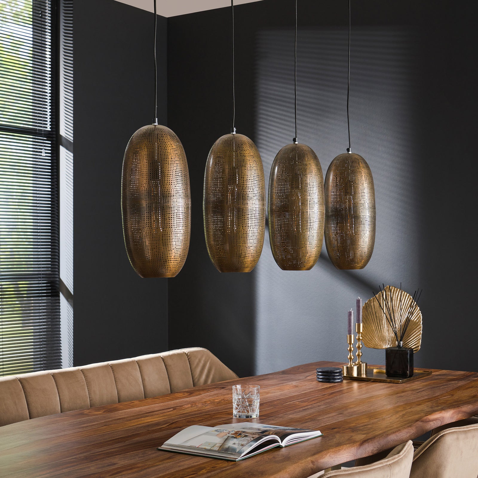 Produktbillede af Apagado Loftlampe i antik bronze med fire skærme Levering med pære(r) på tilbud i høj kvalitet