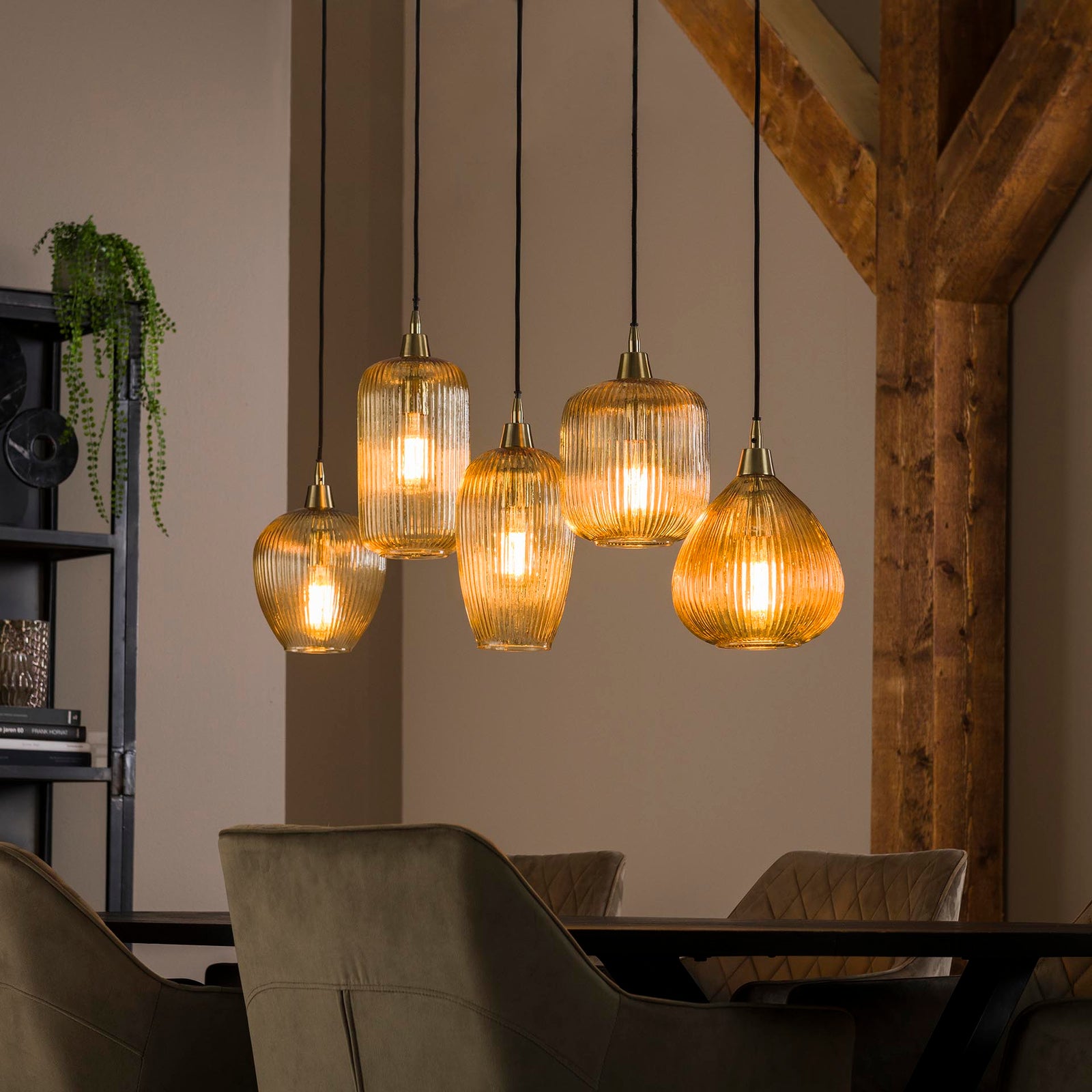 tilbud på Player loftlampe med 5 stribede ravfarvede glaskupler! Billigt udsalg på 3-nordic. Køb online nu! Hurtig levering, 1-2 hverdage. Varenummer: 3NDC-3638-5633. Spar op til 56%.