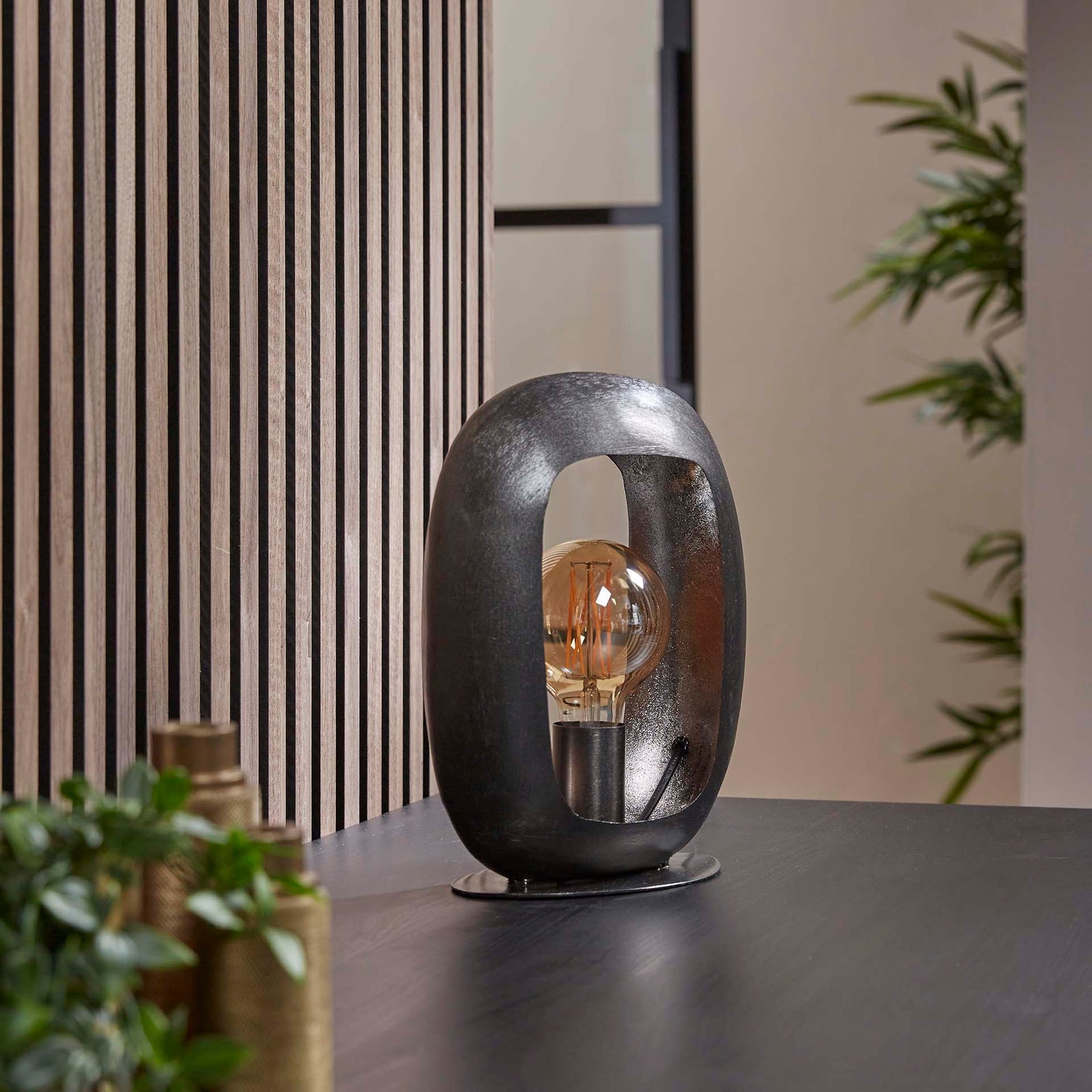 Produktbillede af Cueva Bordlampe i metal højde 30 cm. Levering uden pære på tilbud i høj kvalitet