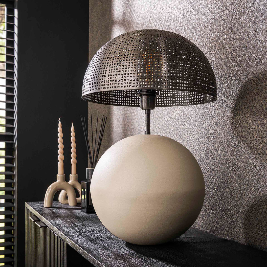 Produktbillede af Pelota Bordlampe i 2 farver metal højde 57 cm. Levering uden pære på tilbud i høj kvalitet