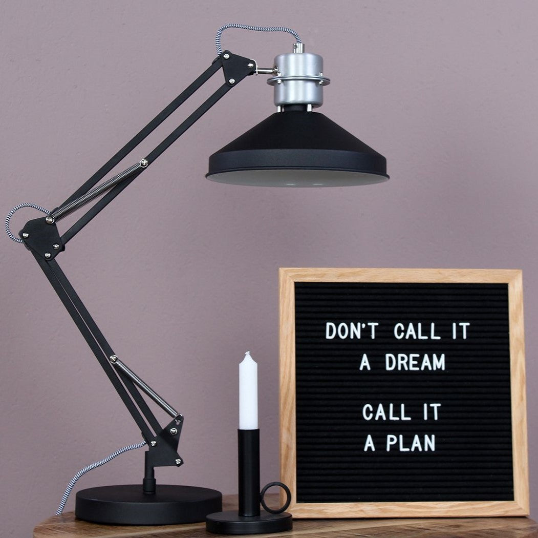 Produktbillede af Zapp bordlampe i sort metal på tilbud i høj kvalitet