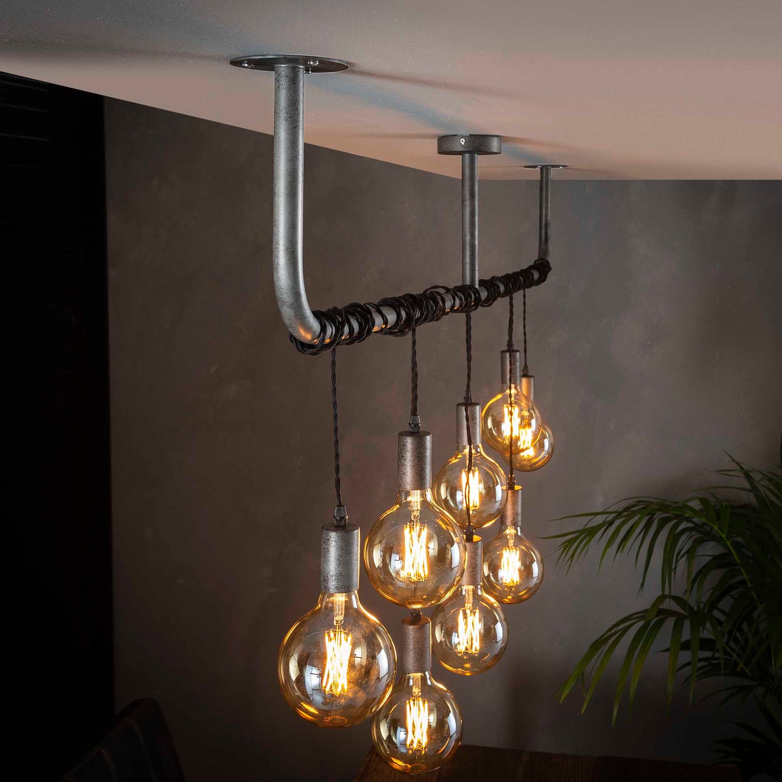 billigt tilbud på loftlampe med 8 pærer! Spar op til 61% på udsalg. Hurtig levering, 1-2 hverdage. Køb online nu!