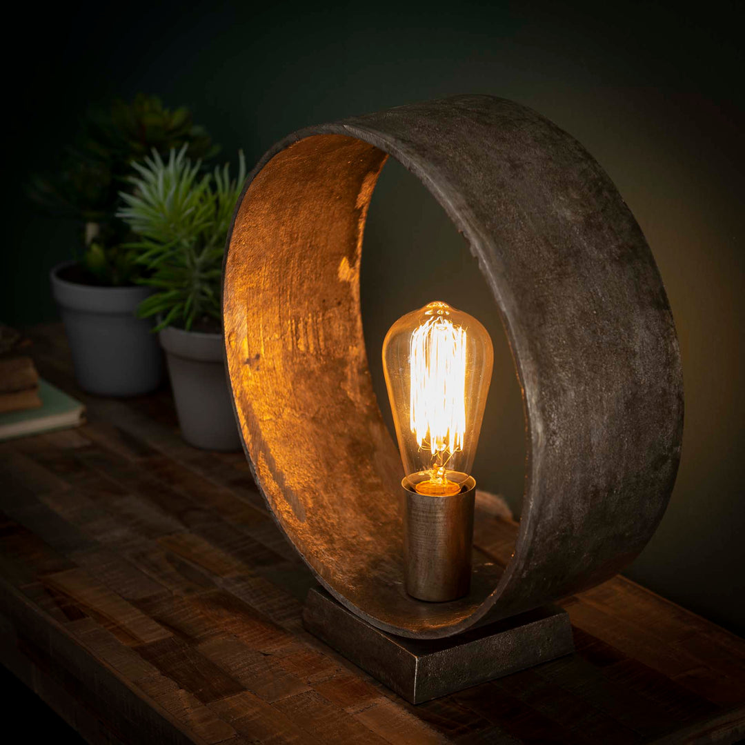 Produktbillede af Circle O Rund bordlampe i antik nikkel og stofledning på tilbud i høj kvalitet