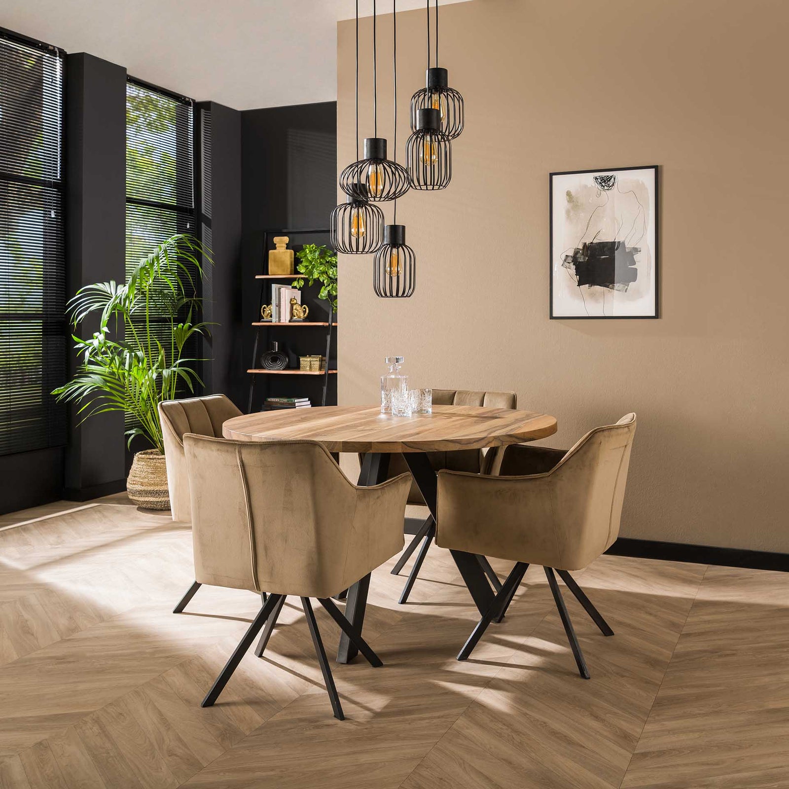 billigt tilbud på Luke loftlampe med 5 metalskærme! Spar op til 63% på udsalg. Hurtig levering, 1-2 hverdage. Køb online nu!