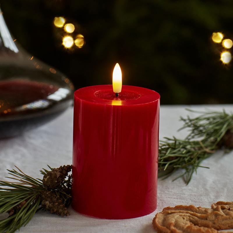 Produktbillede af Sirius Sille Lak Bloklys Ø7,5 x H10 cm Rød i premium kvalitet