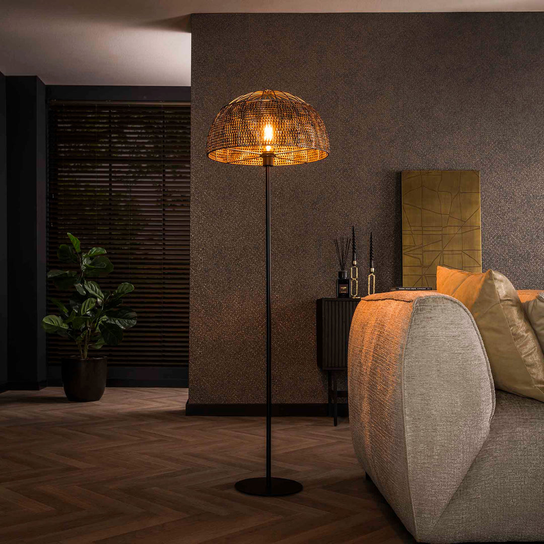 Produktbillede af Moorea Gulvlampe i en brændt håndlavet sort-brun metal Levering uden pære på tilbud i høj kvalitet