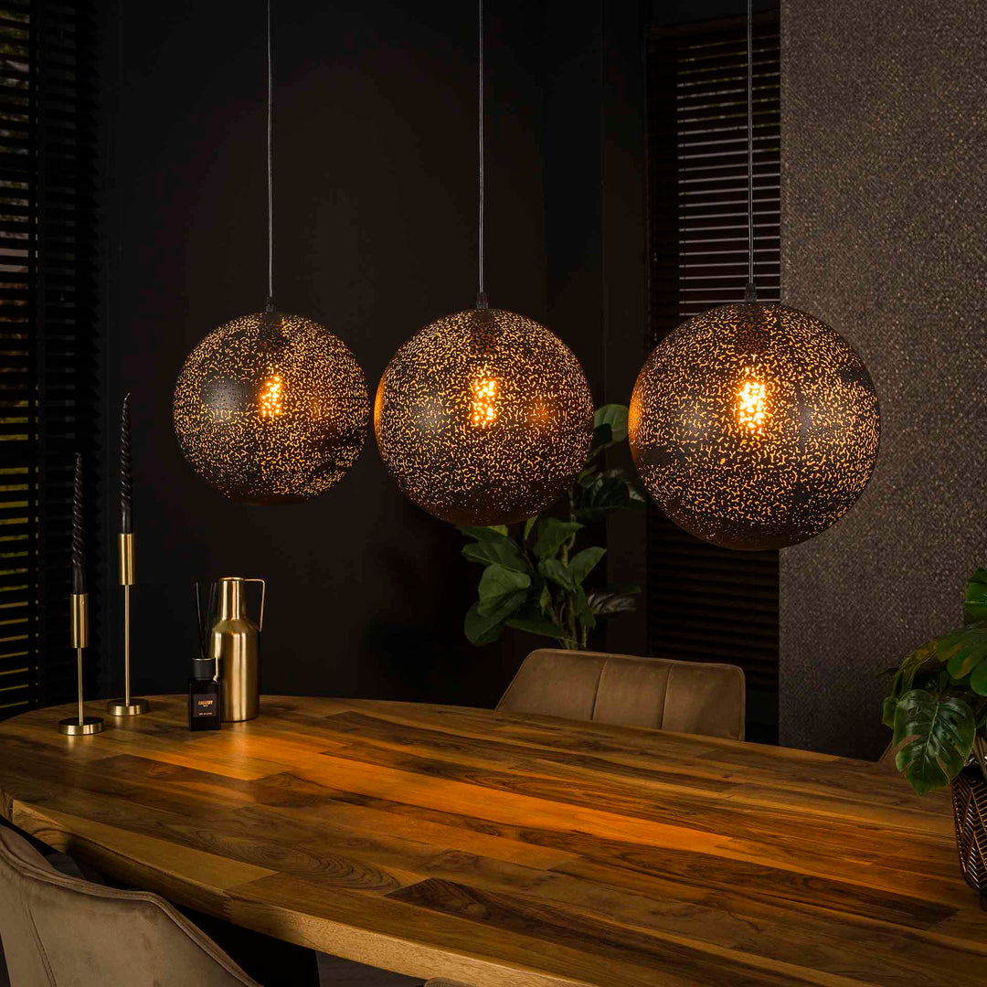 Wic Loftlampe med tre skærme i sort hullet metal på udsalg! Billig fragt & hurtig levering (1-2 hverdage). Spar op til 59% på tilbuddet. Over 1354 design mærker på udsalg.