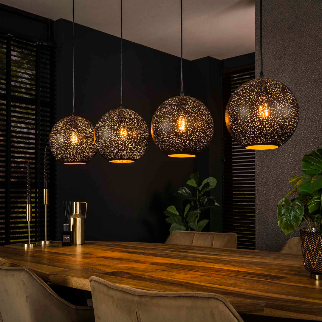 Wic Loftlampe med fire skærme i sort metal på tilbud! Billigt udsalg - Spar op til 62%. Hurtig levering (1-2 dage) & billig fragt. Køb online nu!