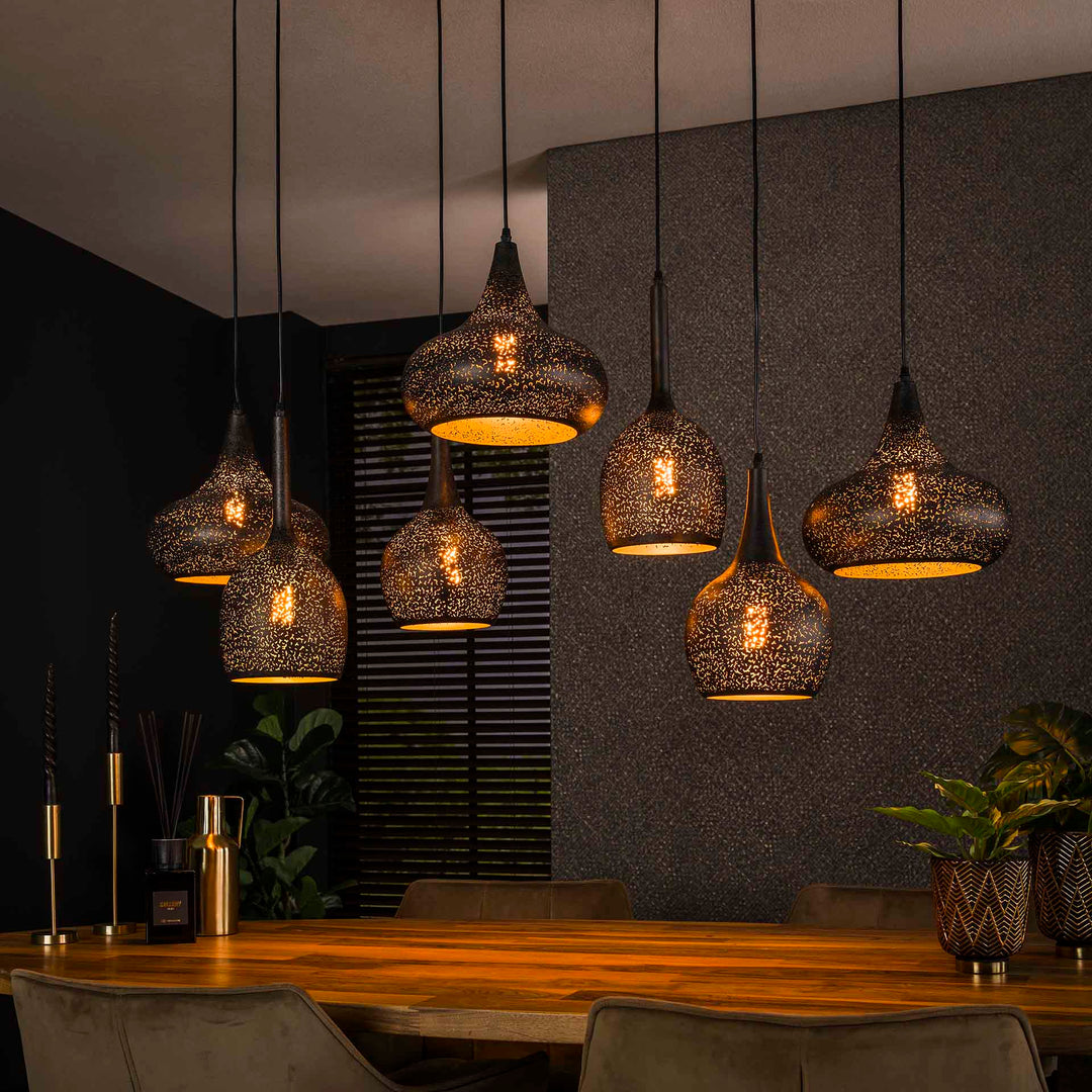 Produktbillede af Wic- Loftlampe med syv skærme i sort hullet metal Levering med pære(r) på tilbud i høj kvalitet
