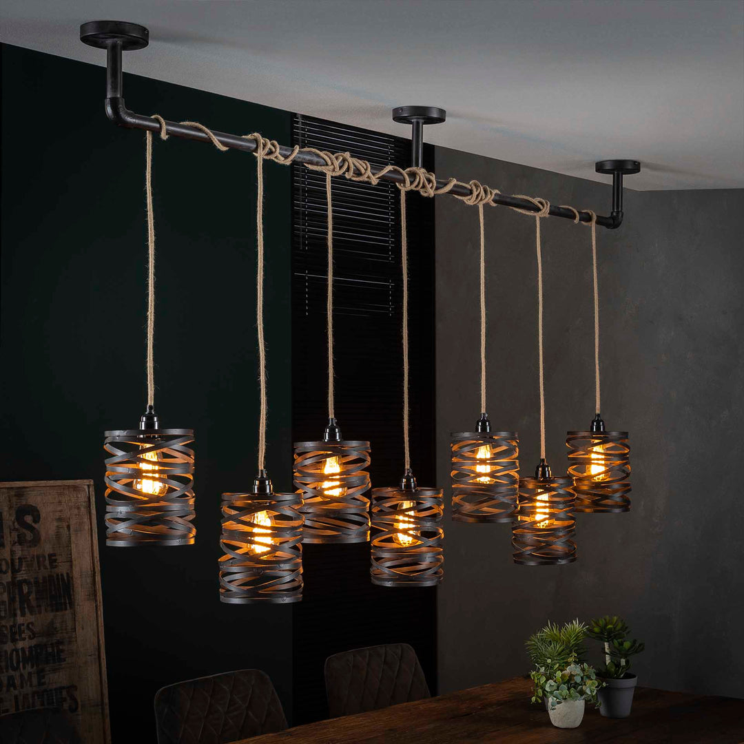 Produktbillede af Twist Loftlampe med syv lampeskærme i metal Levering med pære(r) på tilbud i høj kvalitet