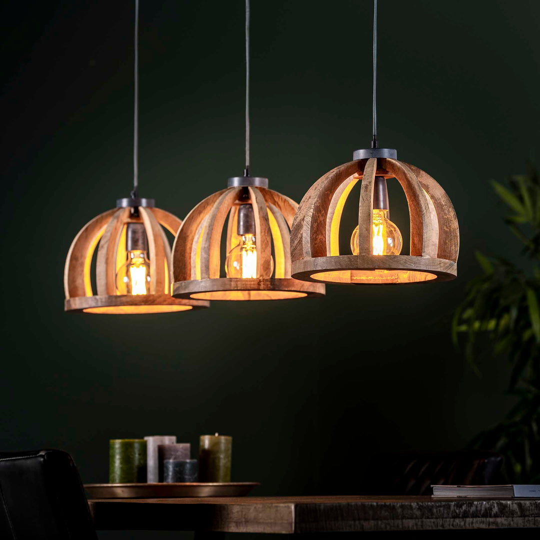 Produktbillede af Mangos Loftslampe i massiv mangotræ med tre skærme Levering med pære(r) på tilbud i høj kvalitet