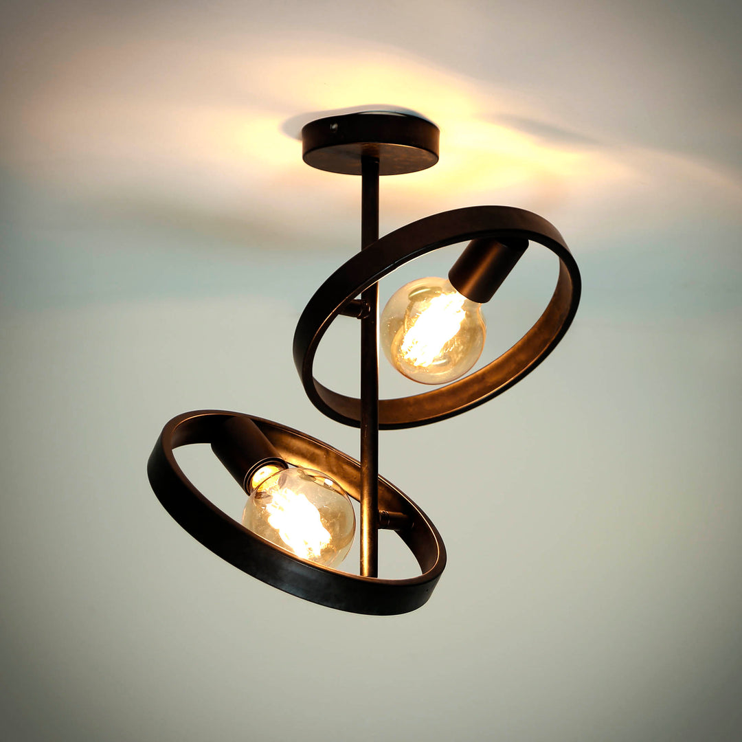 Produktbillede af Angulo Loftlampe i sort metal Levering med pære(r) på tilbud i høj kvalitet